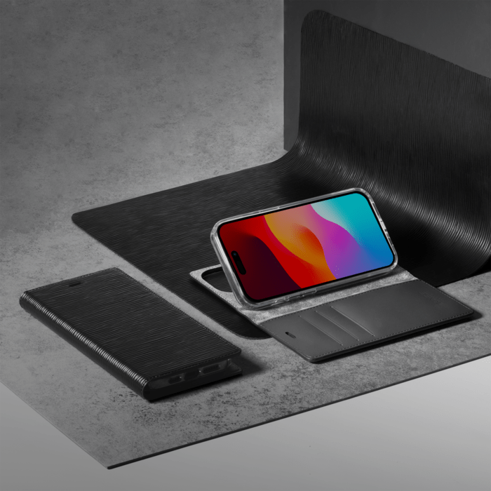 Diarycase 2.0 Coque clapet en cuir v&eacute;ritable avec support aimant&eacute; et fabriqu&eacute; avec un &eacute;tui en plastique recycl&eacute; pour Apple iPhone 15, Noir Minuit