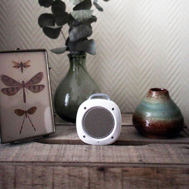 Airbeat-10 Haut-parleur portable Bluetooth avec microphone, Blanc