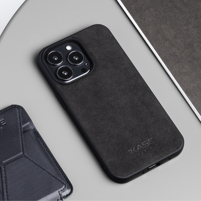 Coque en Su&egrave;de Alcantara pour Apple iPhone 13 Pro, Minuit Noir