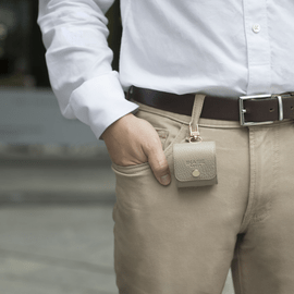 Coque Apple Airpods en cuir v&eacute;ritable fabriqu&eacute;e &agrave; la main avec sangle, Beige